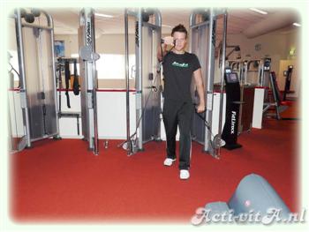 Cable front raise