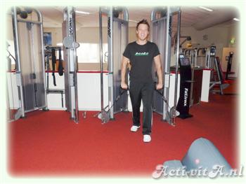 Cable front raise