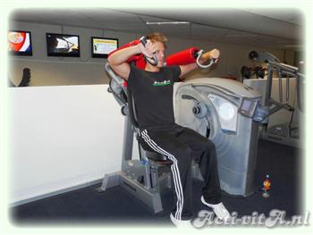 Machine Lateral Raise