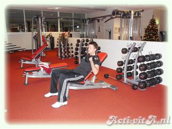 Dumbbell incline curl